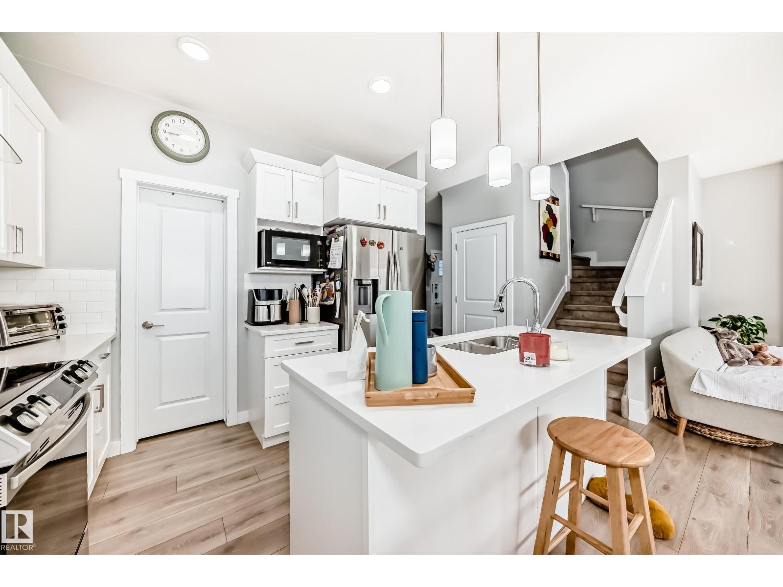 19635 29 AV NW, Edmonton