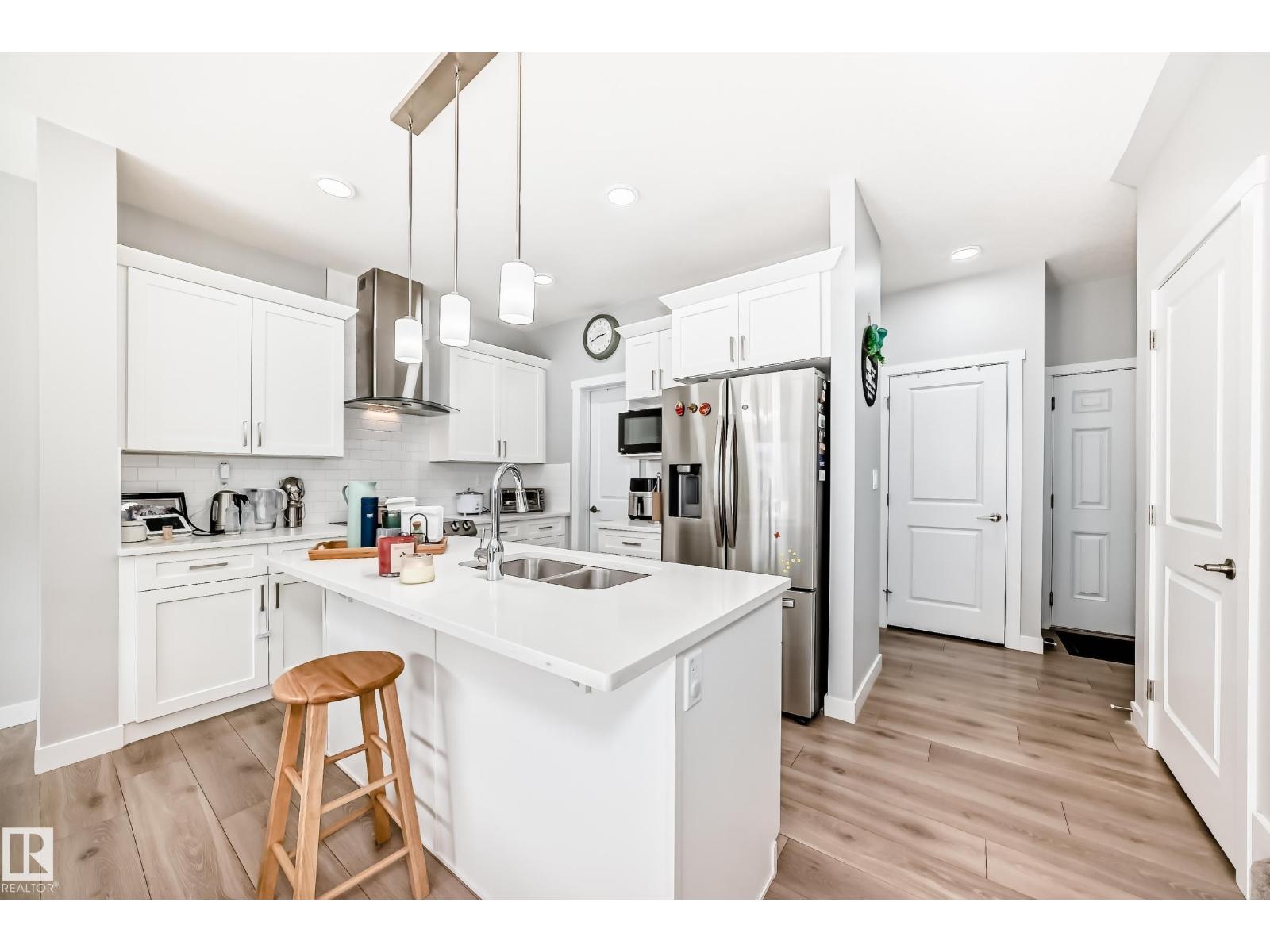 19635 29 AV NW, Edmonton