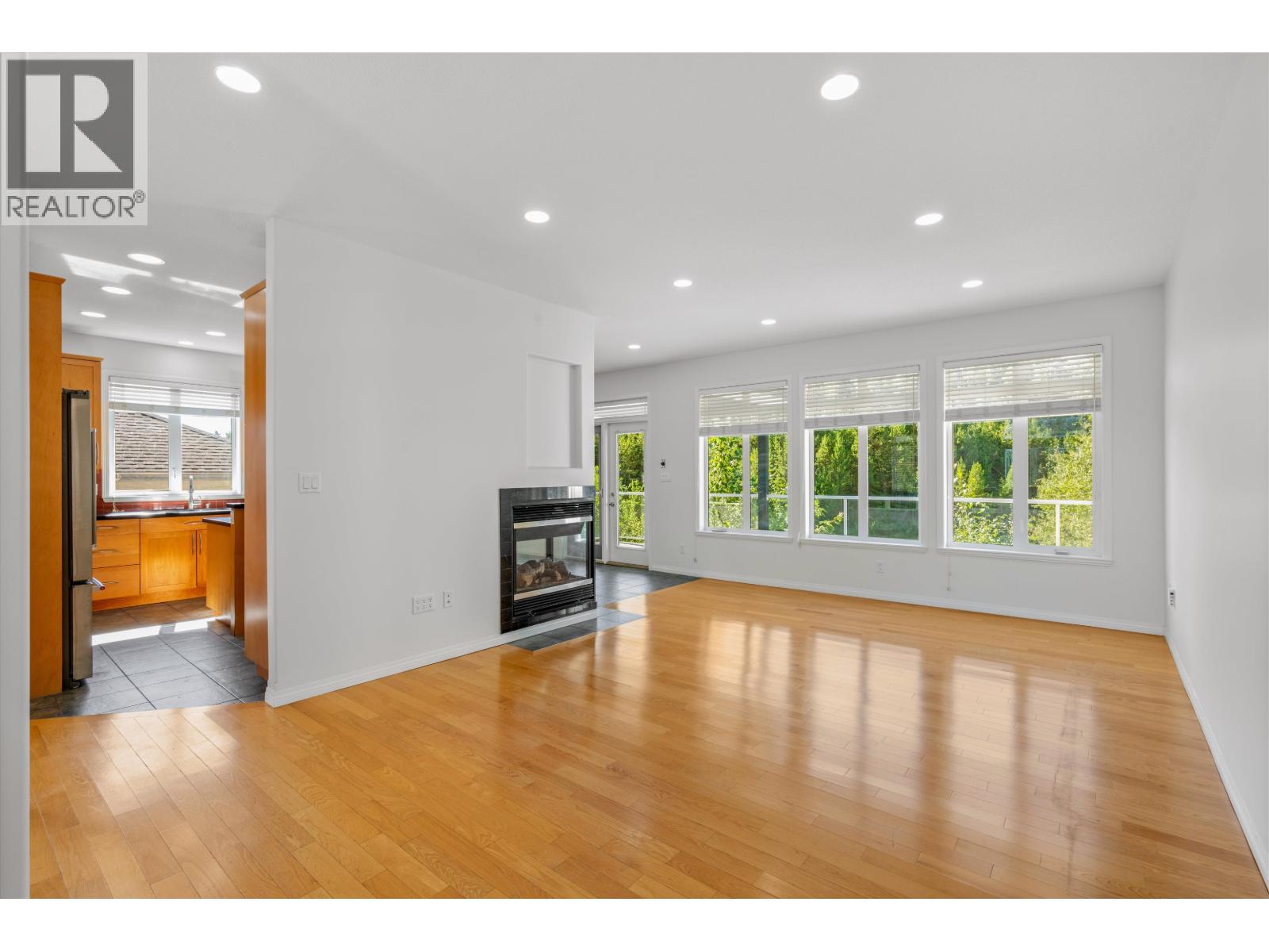 2329 MCTAVISH ROAD - 10