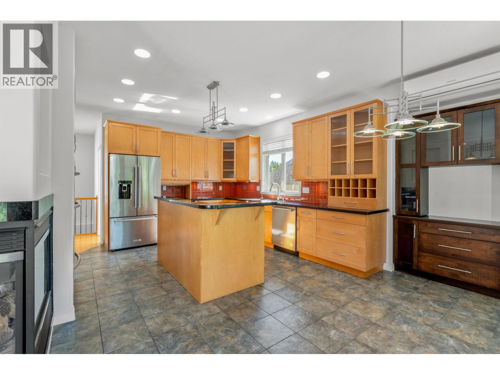 2329 MCTAVISH ROAD - 12