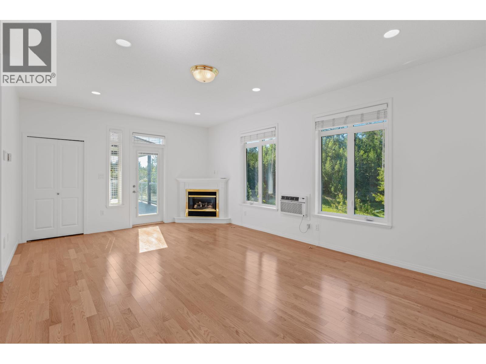 2329 MCTAVISH ROAD - 20