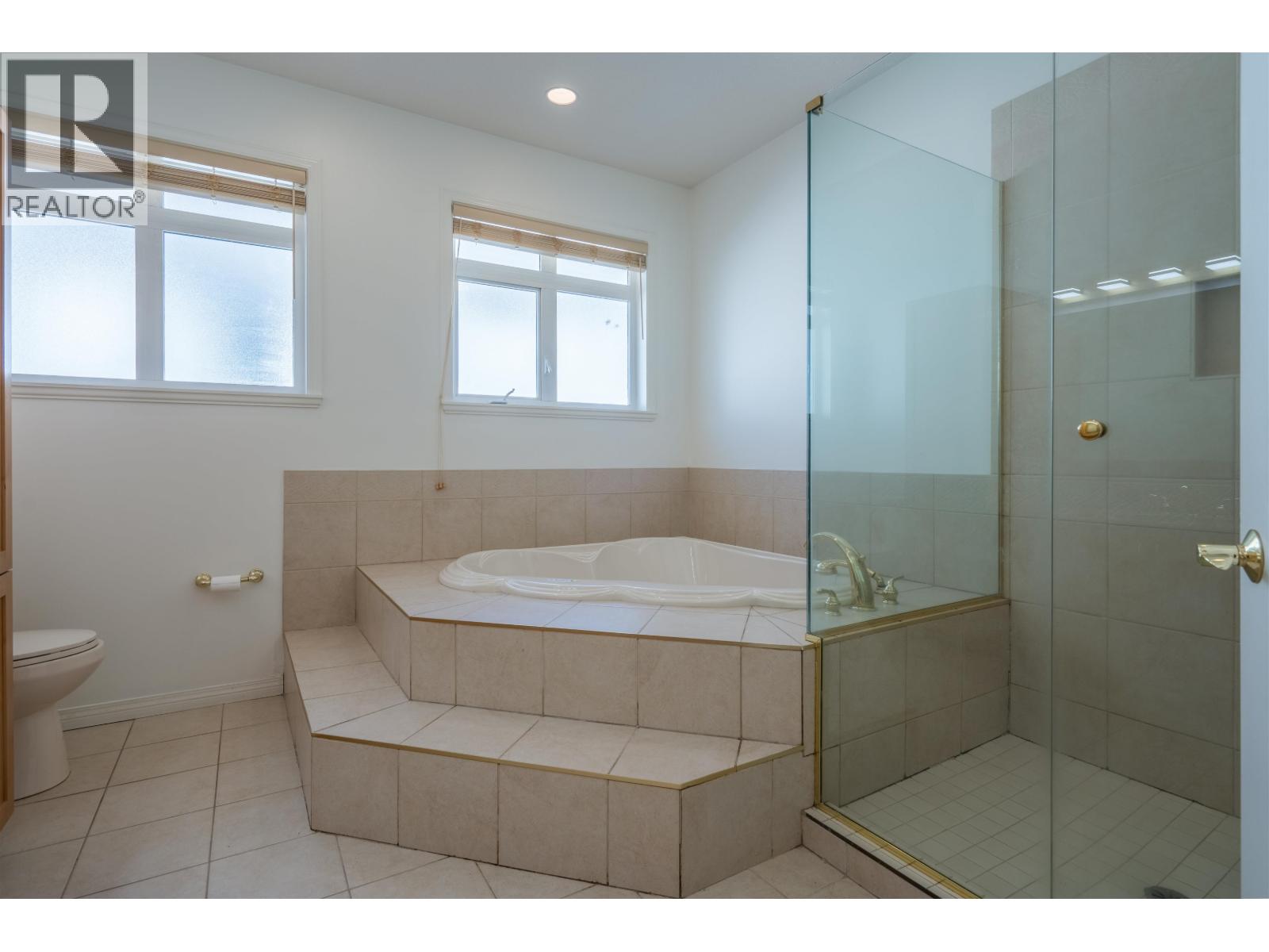 2329 MCTAVISH ROAD - 23