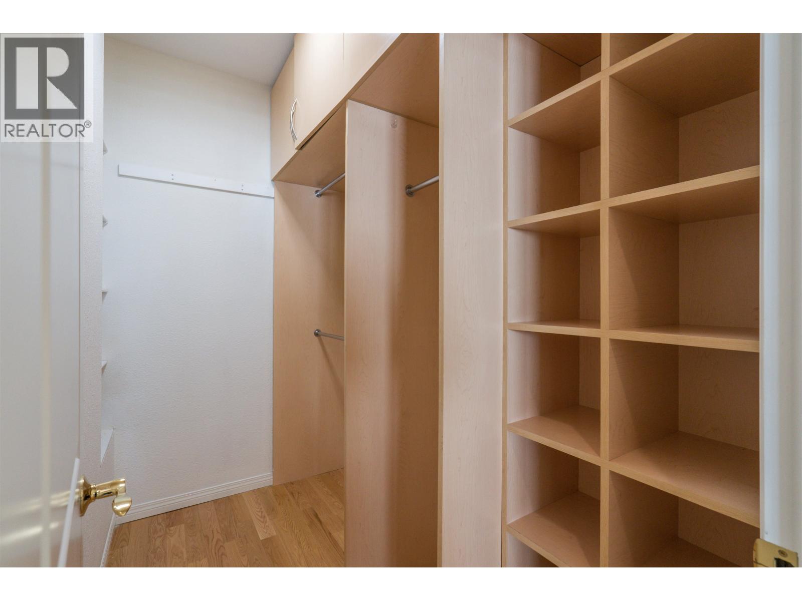 2329 MCTAVISH ROAD - 24