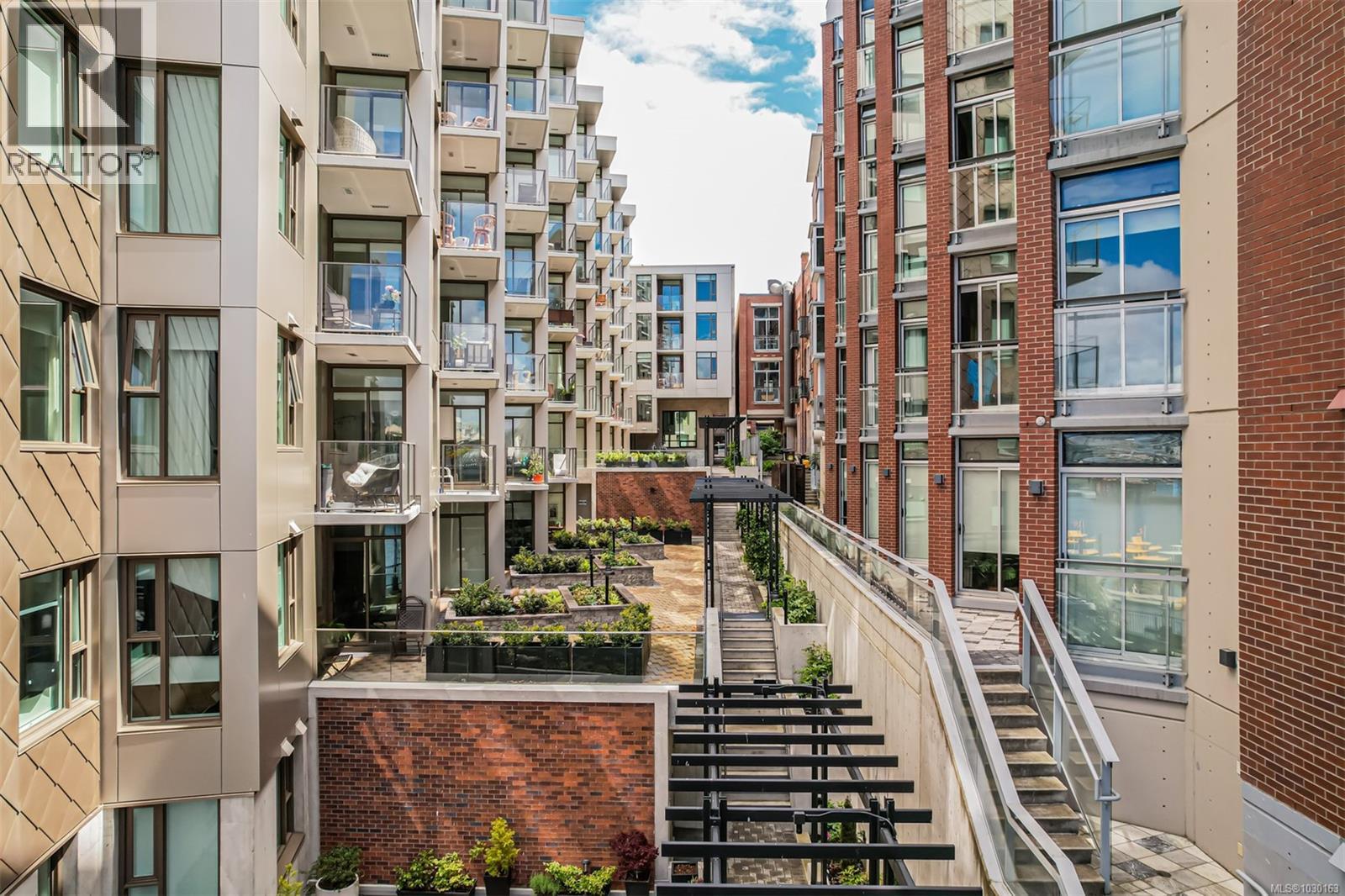 904 1628 Store Street, Victoria