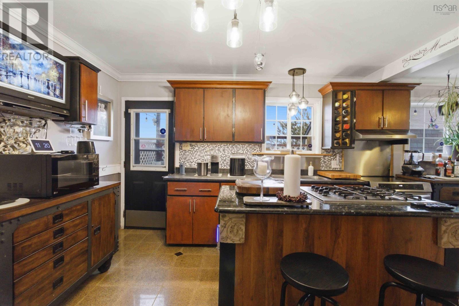 Property 19 of 48 of 66 Parkwood Drive Drive