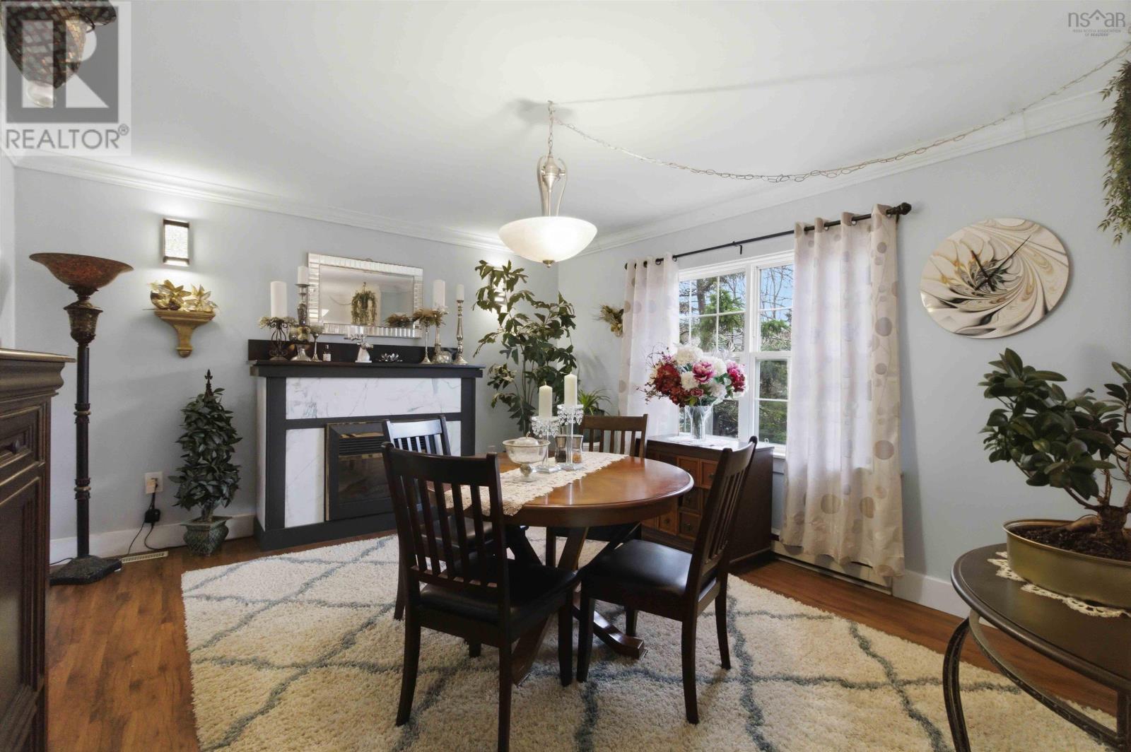 Property 7 of 48 of 66 Parkwood Drive Drive