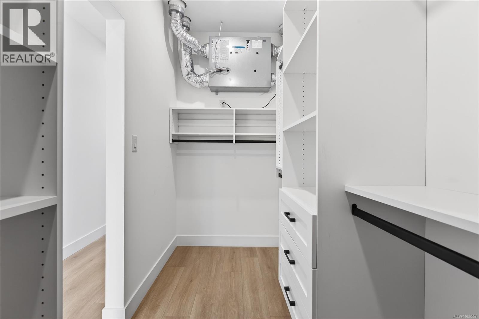 #2 704 BEAVER CREEK BLVD - 30