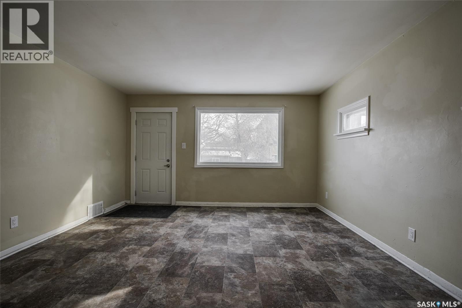 327 Q AVENUE S - Image 2