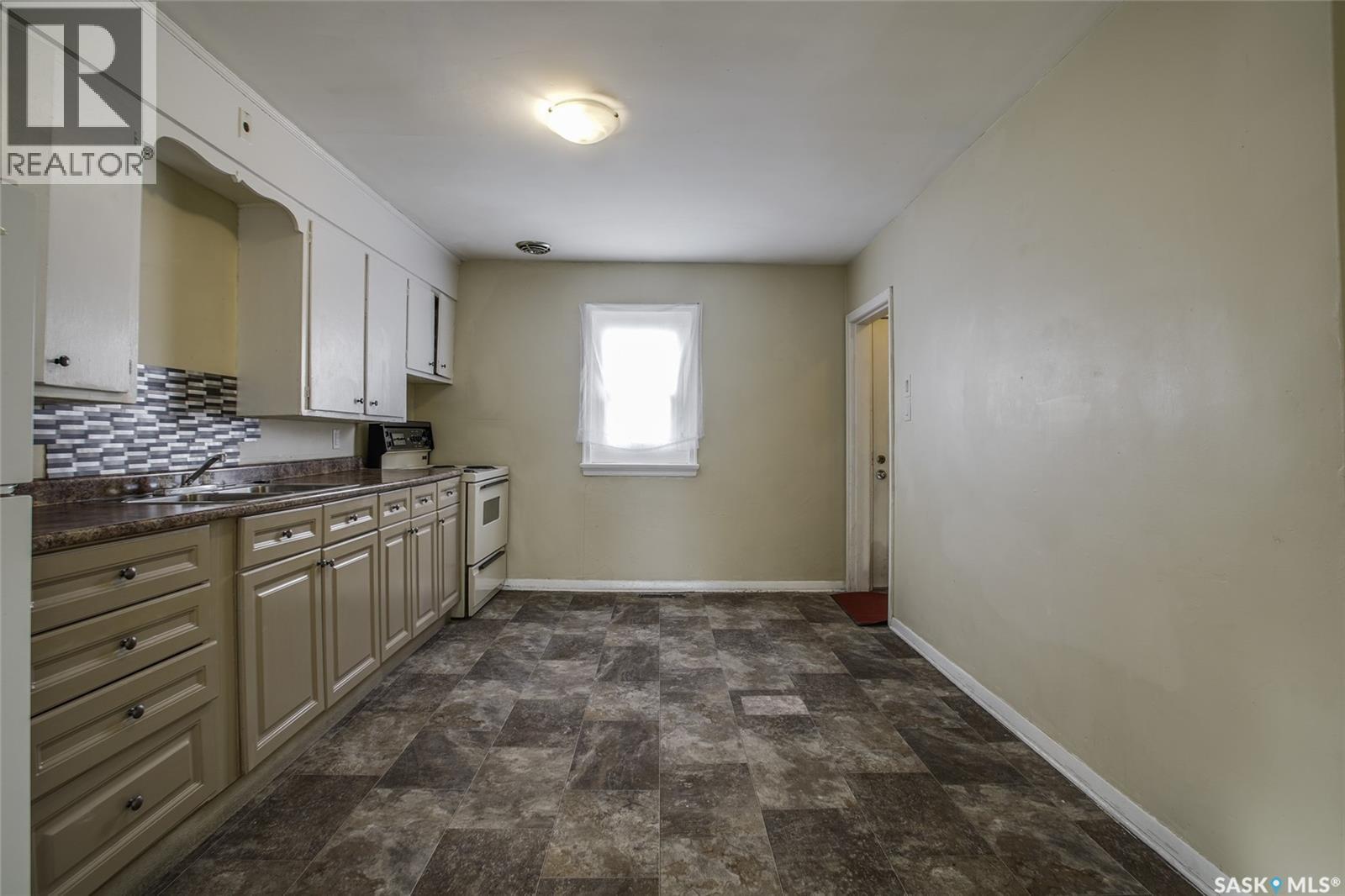 327 Q AVENUE S - 5