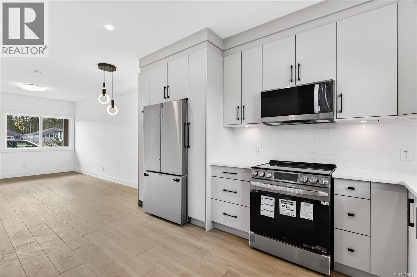 #4 704 BEAVER CREEK BLVD - 4