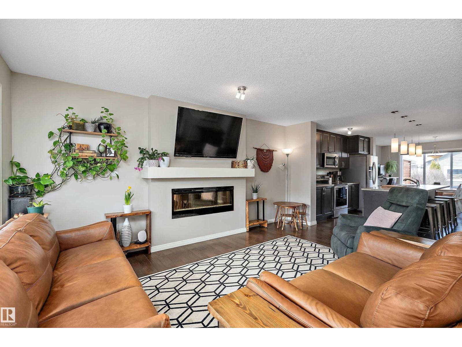 8324 23 AV SW, Edmonton