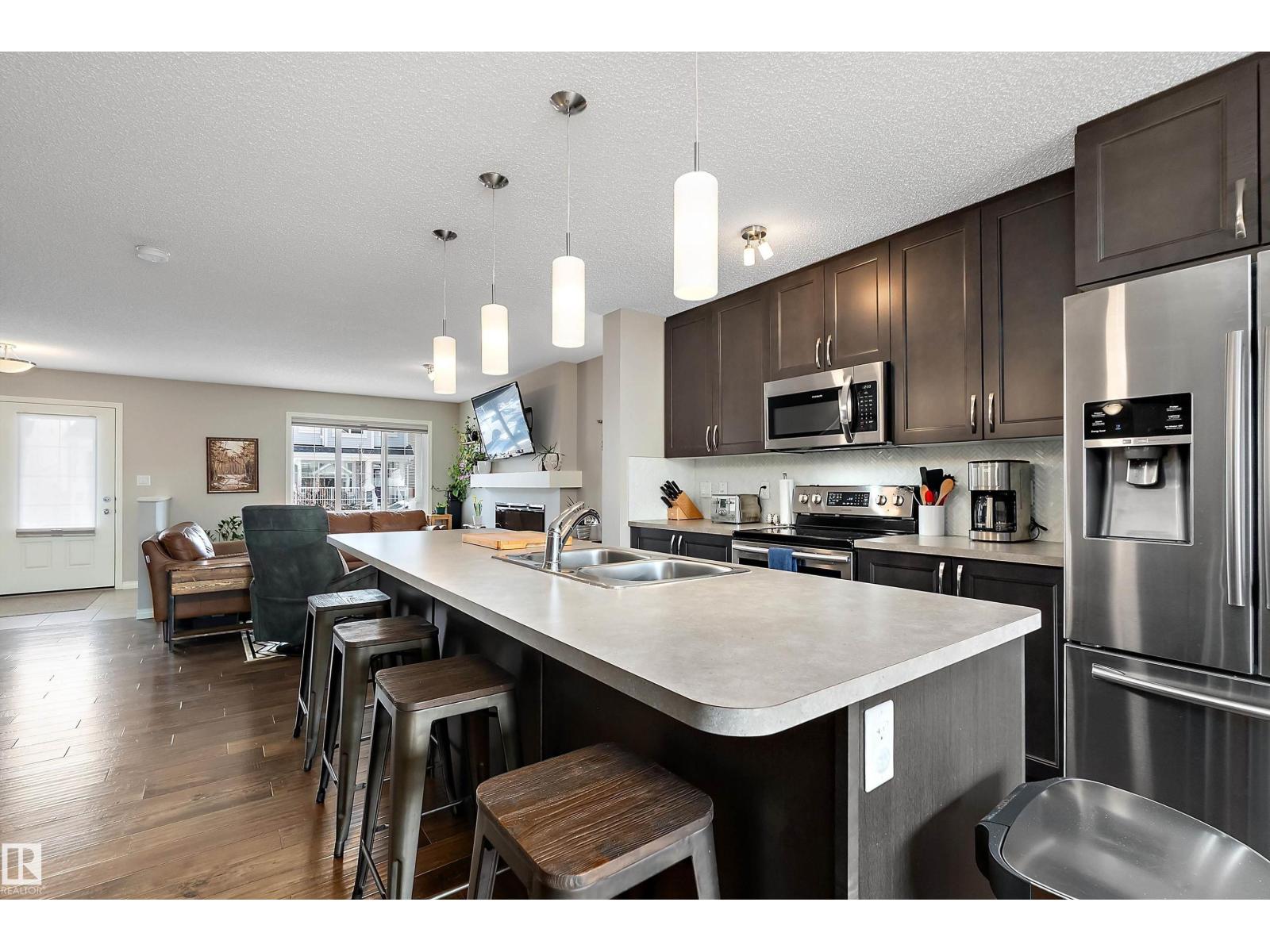 8324 23 AV SW, Edmonton