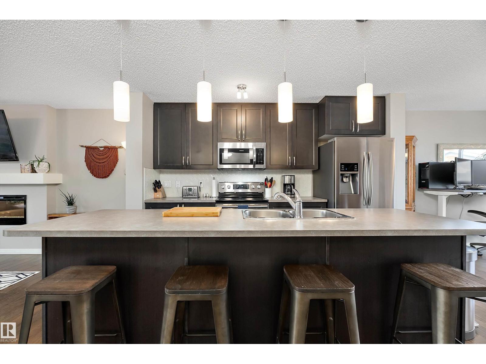 8324 23 AV SW, Edmonton