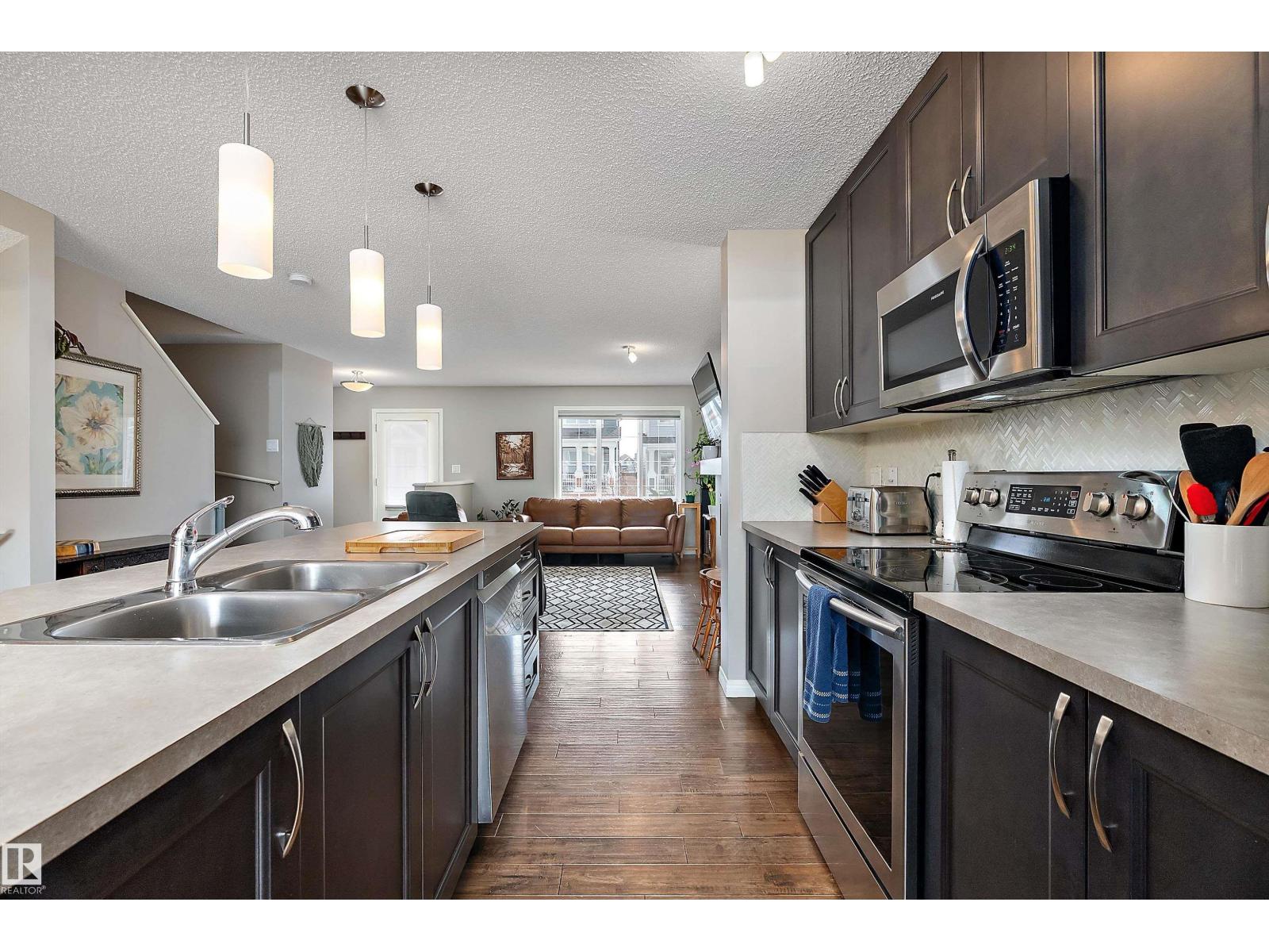 8324 23 AV SW, Edmonton