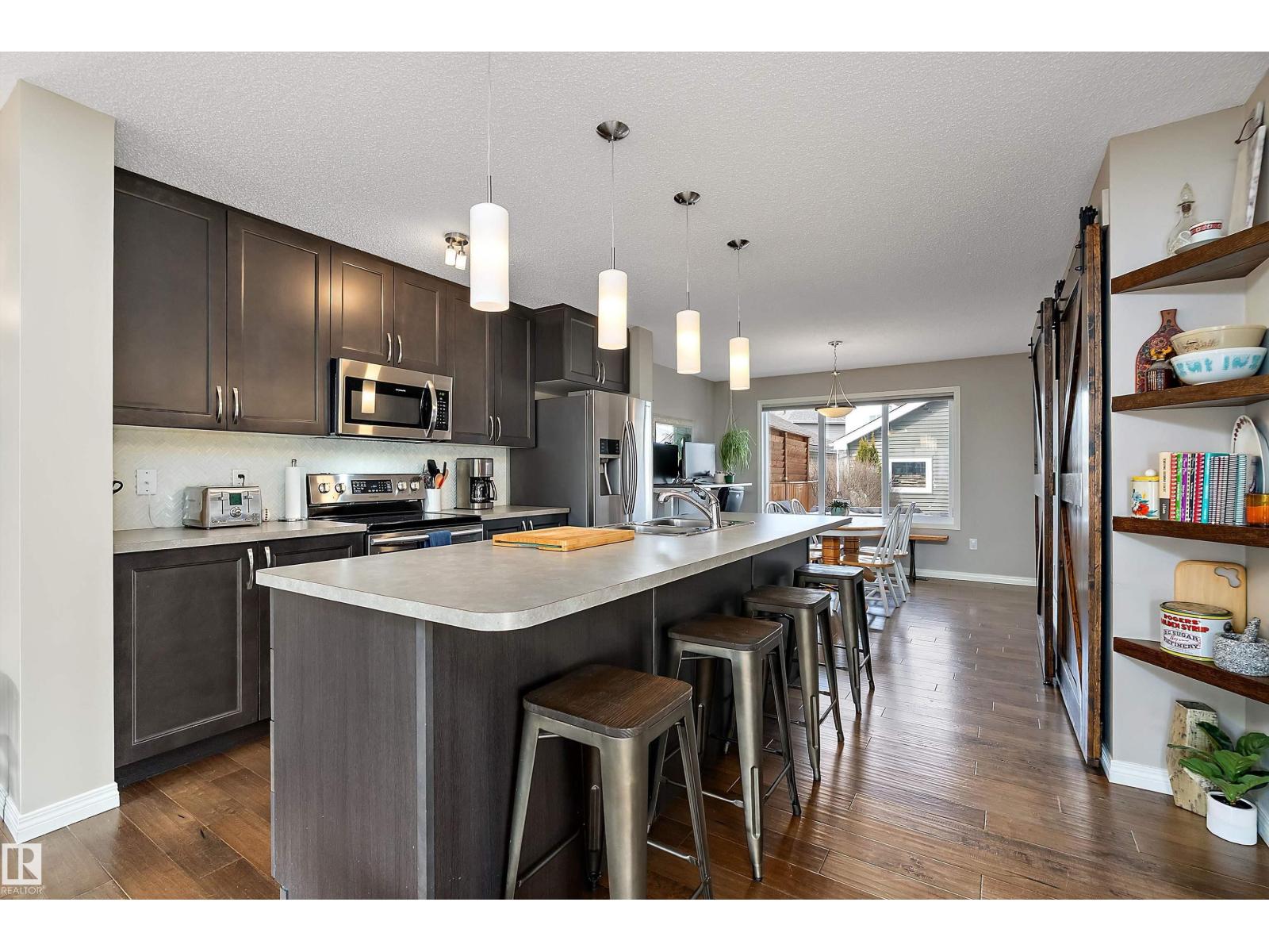 8324 23 AV SW, Edmonton