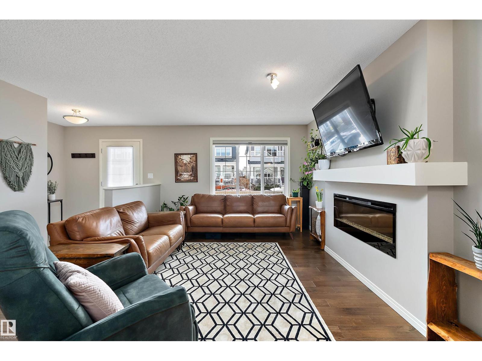 8324 23 AV SW, Edmonton