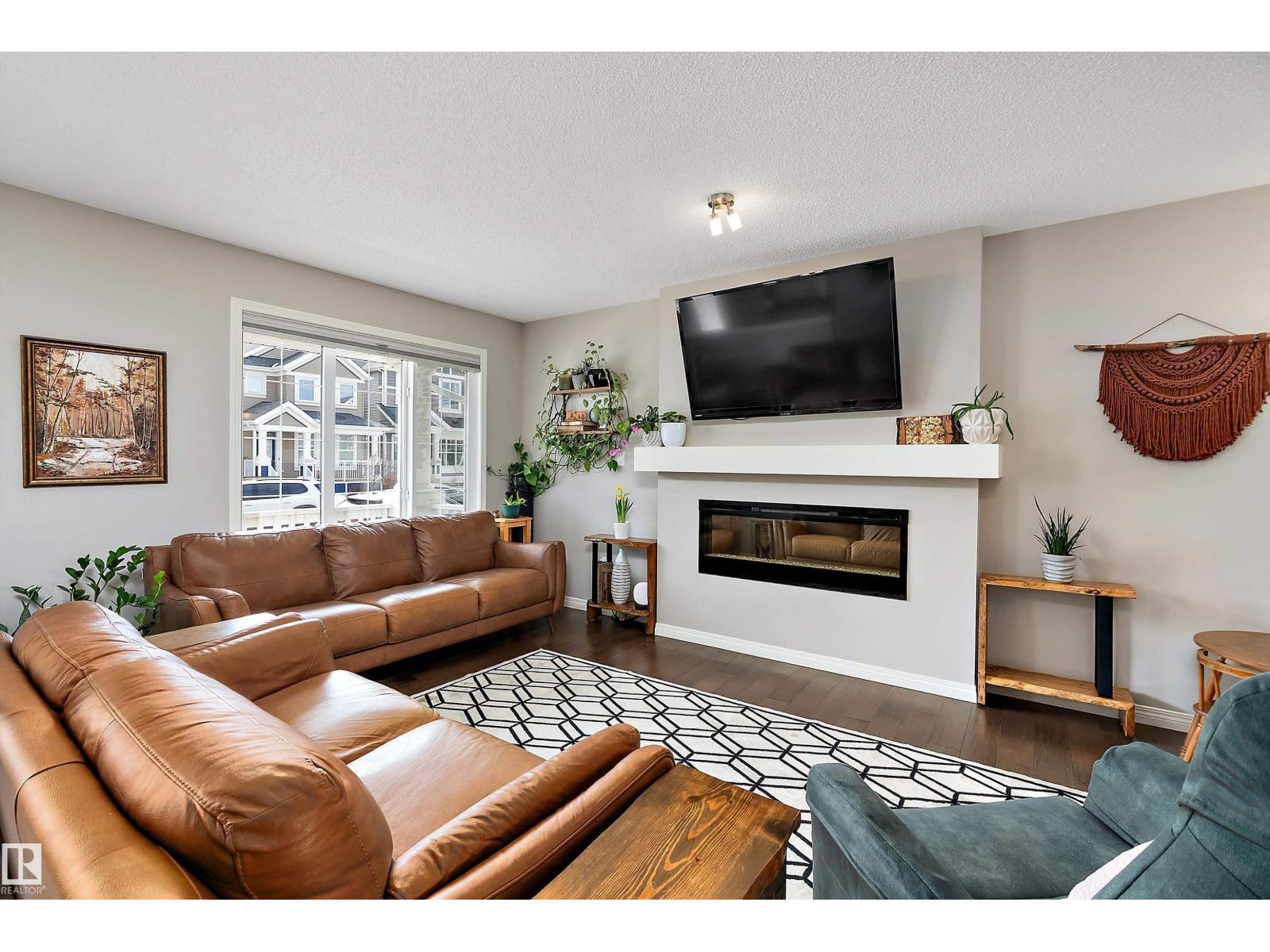 8324 23 AV SW, Edmonton