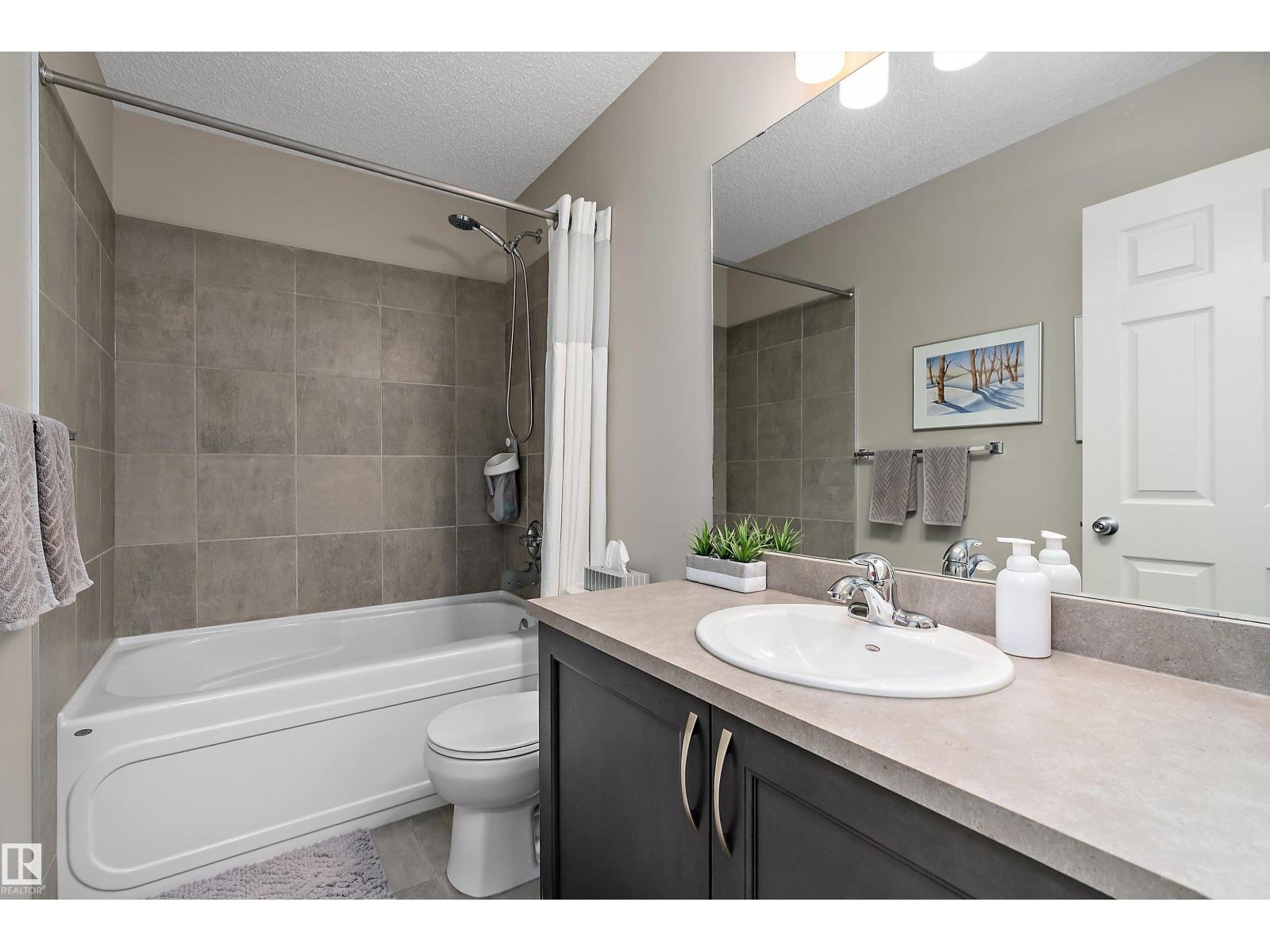 8324 23 AV SW, Edmonton