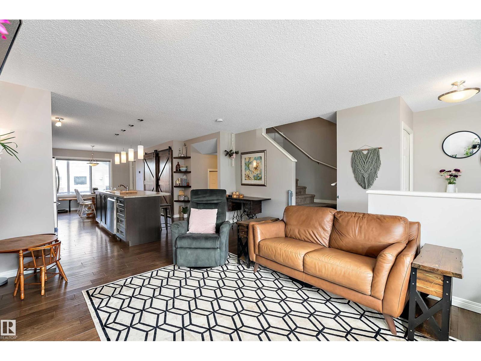 8324 23 AV SW, Edmonton