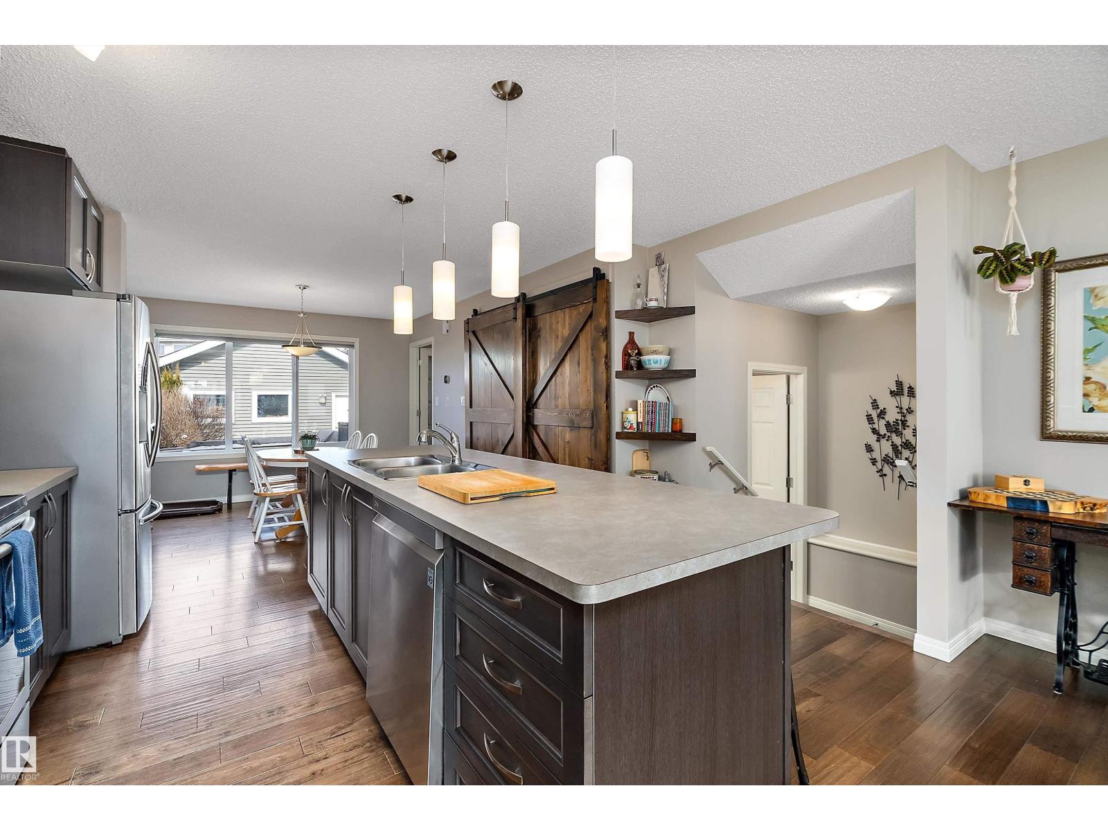 8324 23 AV SW, Edmonton