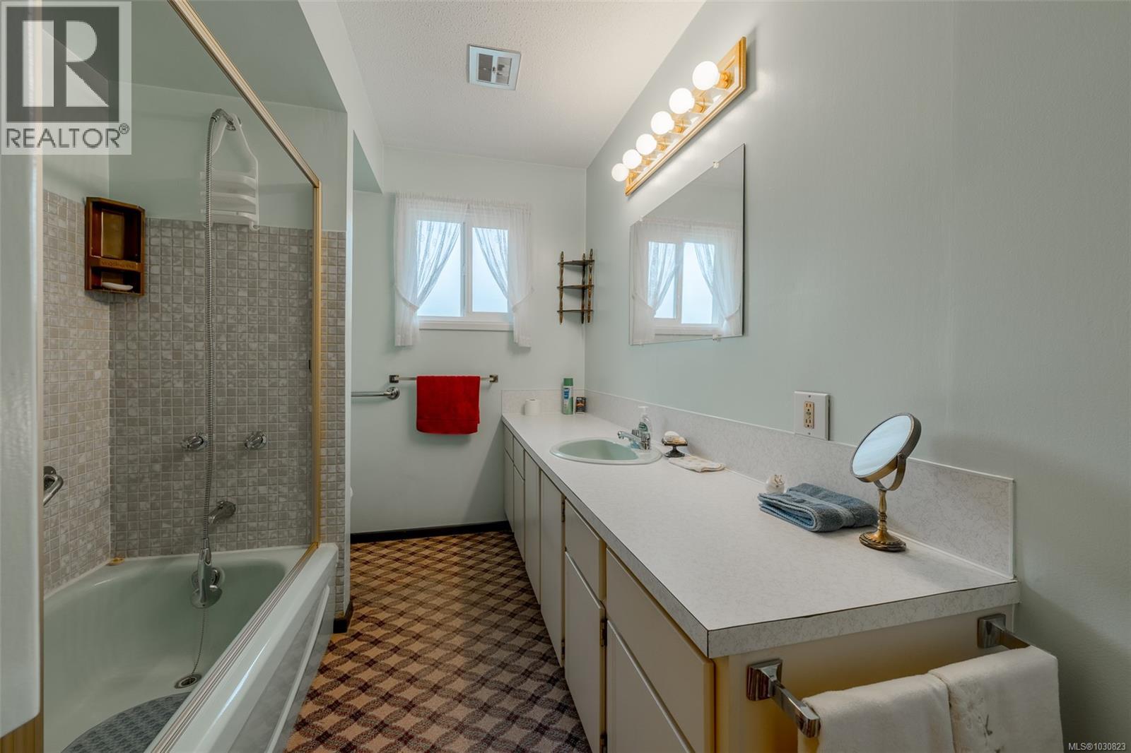 5136 Golden St, Port Alberni