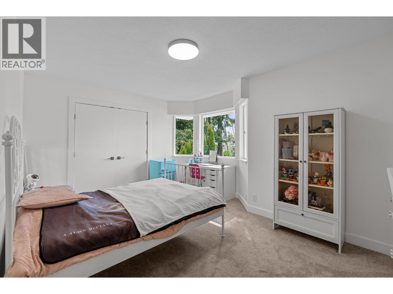 1842 MATHERS COURT, West Vancouver