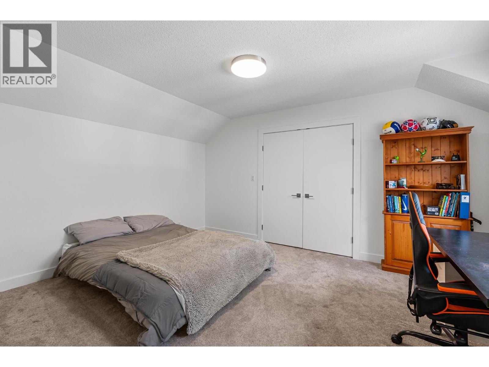 1842 MATHERS COURT, West Vancouver