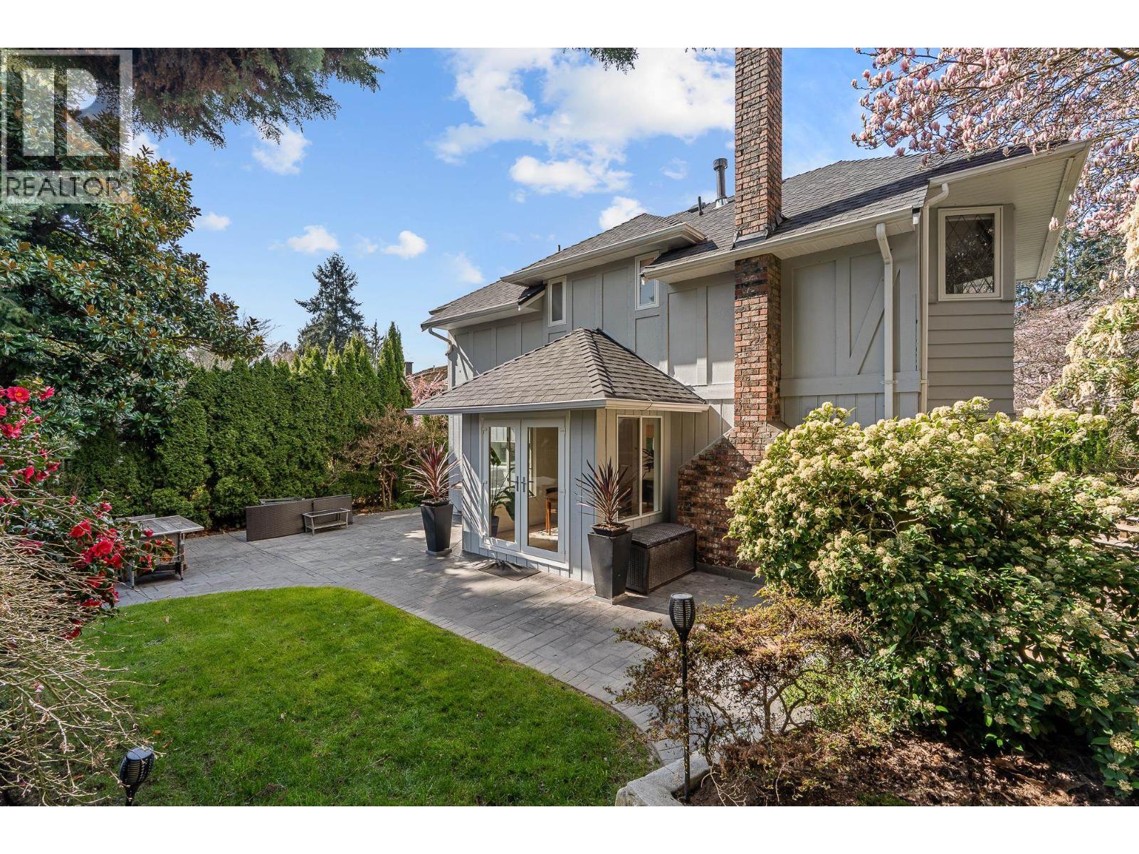 1842 MATHERS COURT, West Vancouver