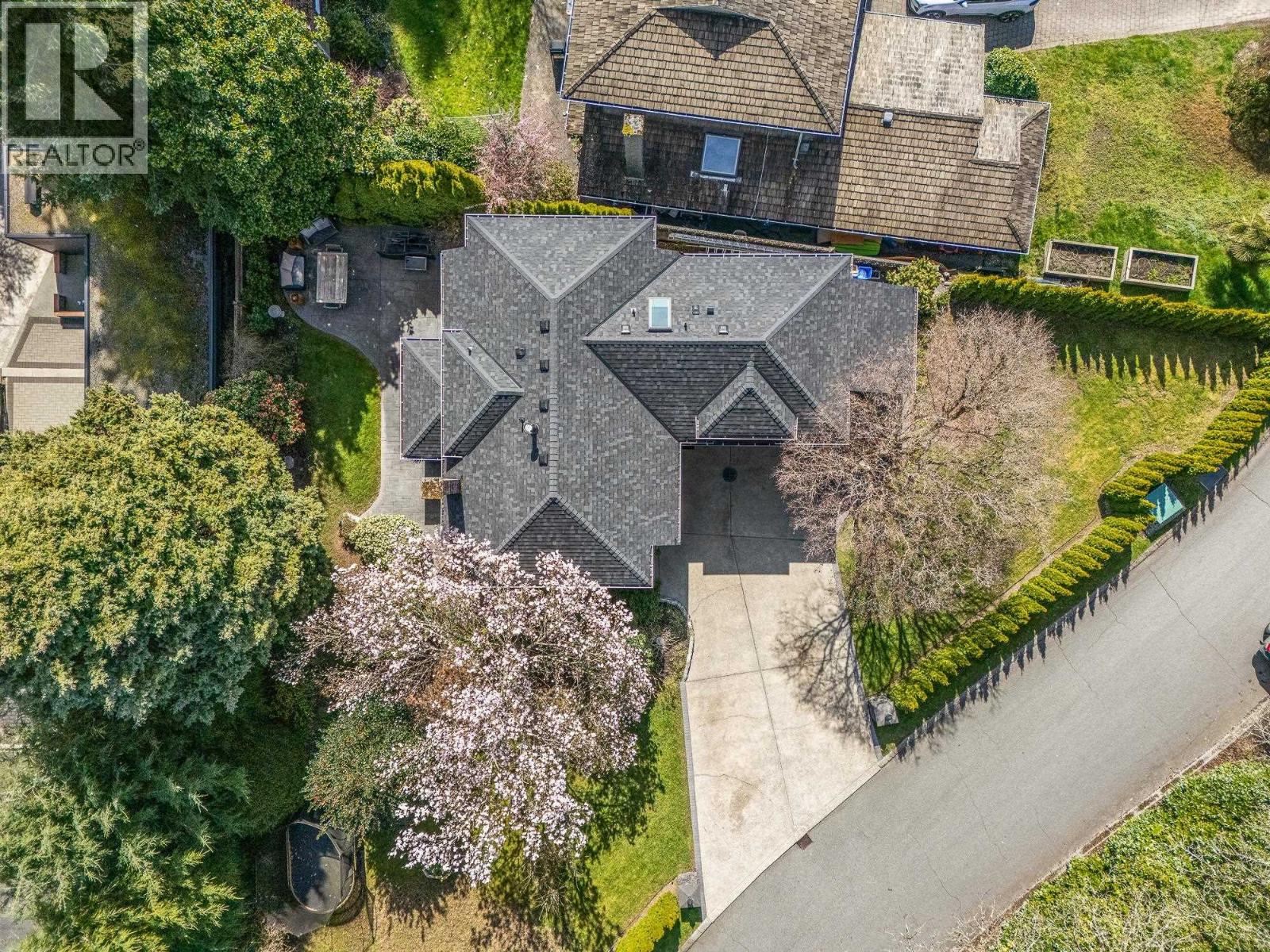 1842 MATHERS COURT, West Vancouver