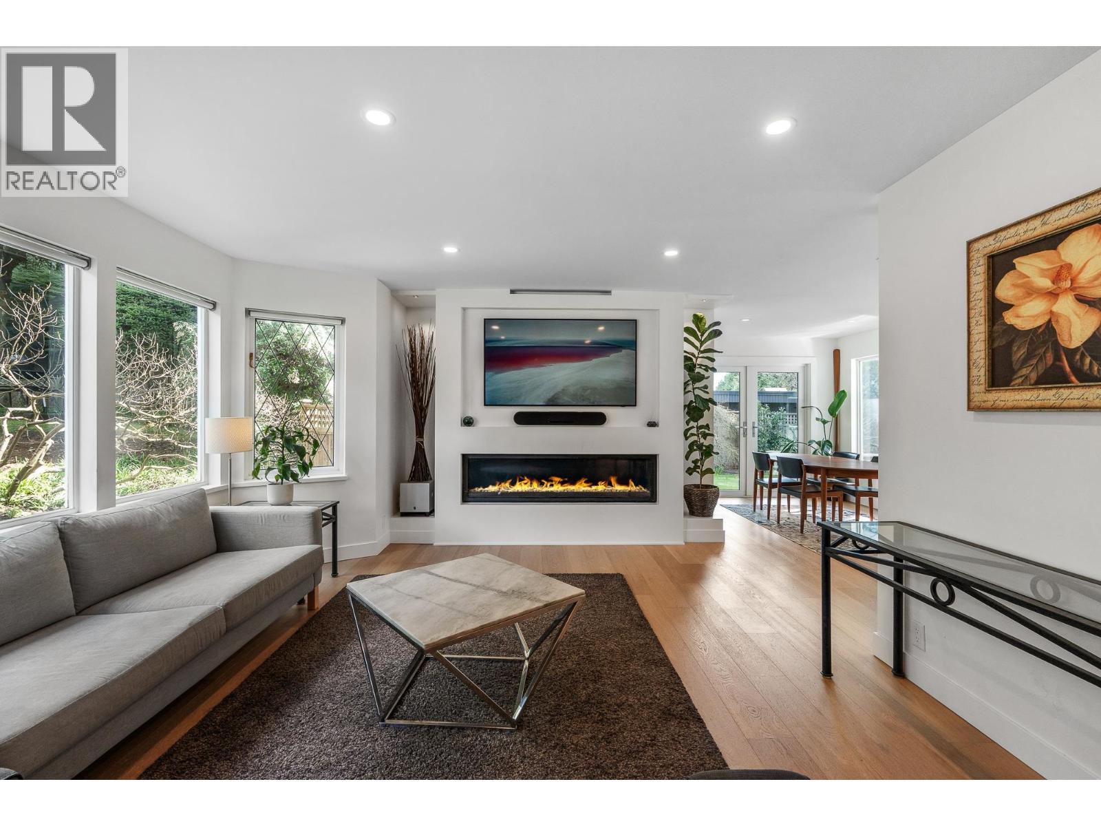 1842 MATHERS COURT, West Vancouver