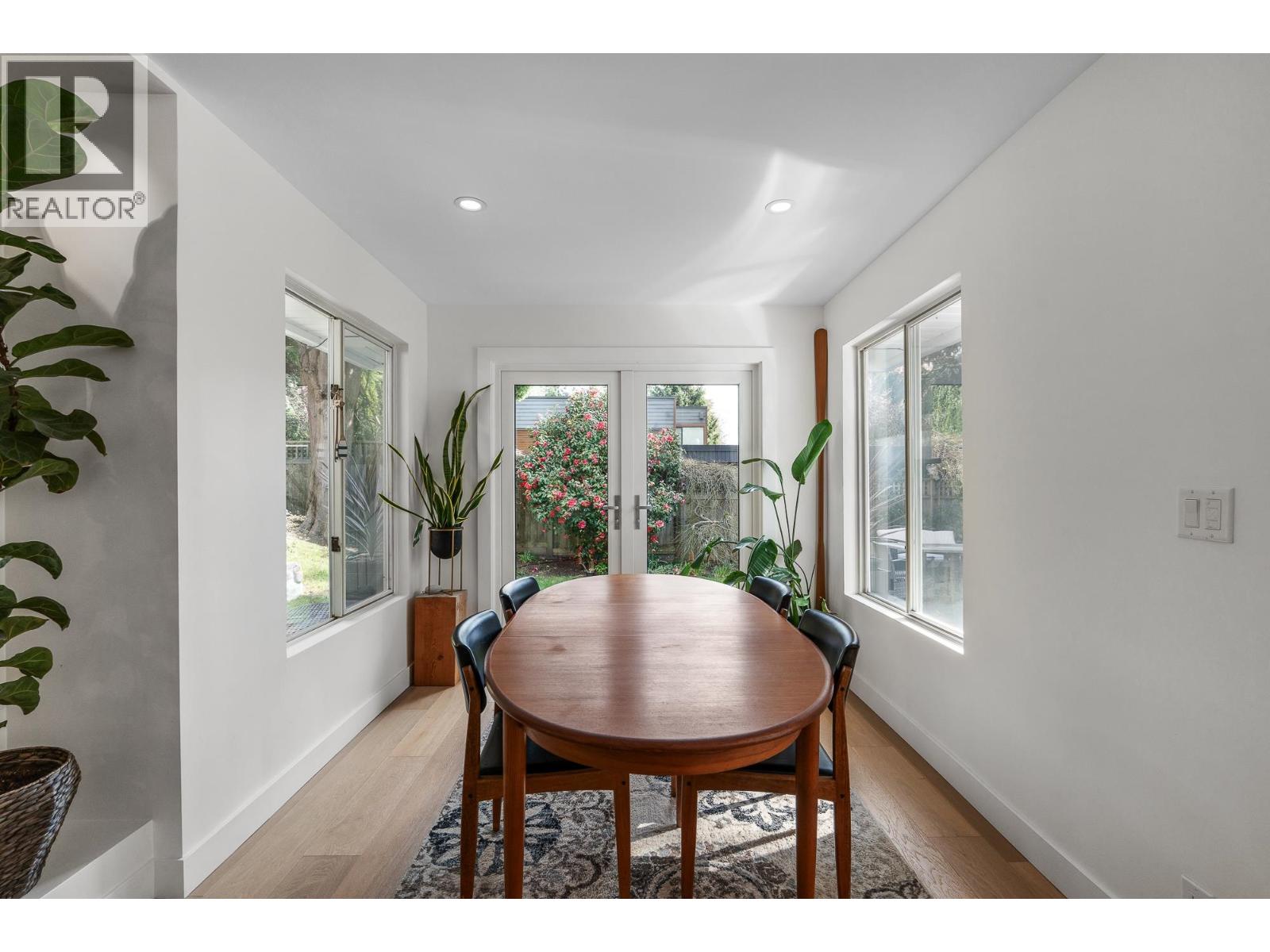 1842 MATHERS COURT, West Vancouver