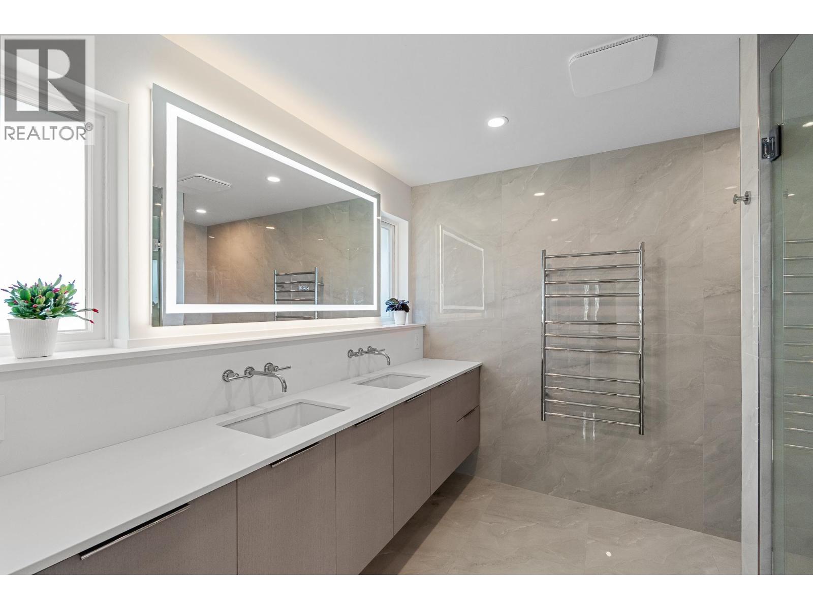 1842 MATHERS COURT, West Vancouver