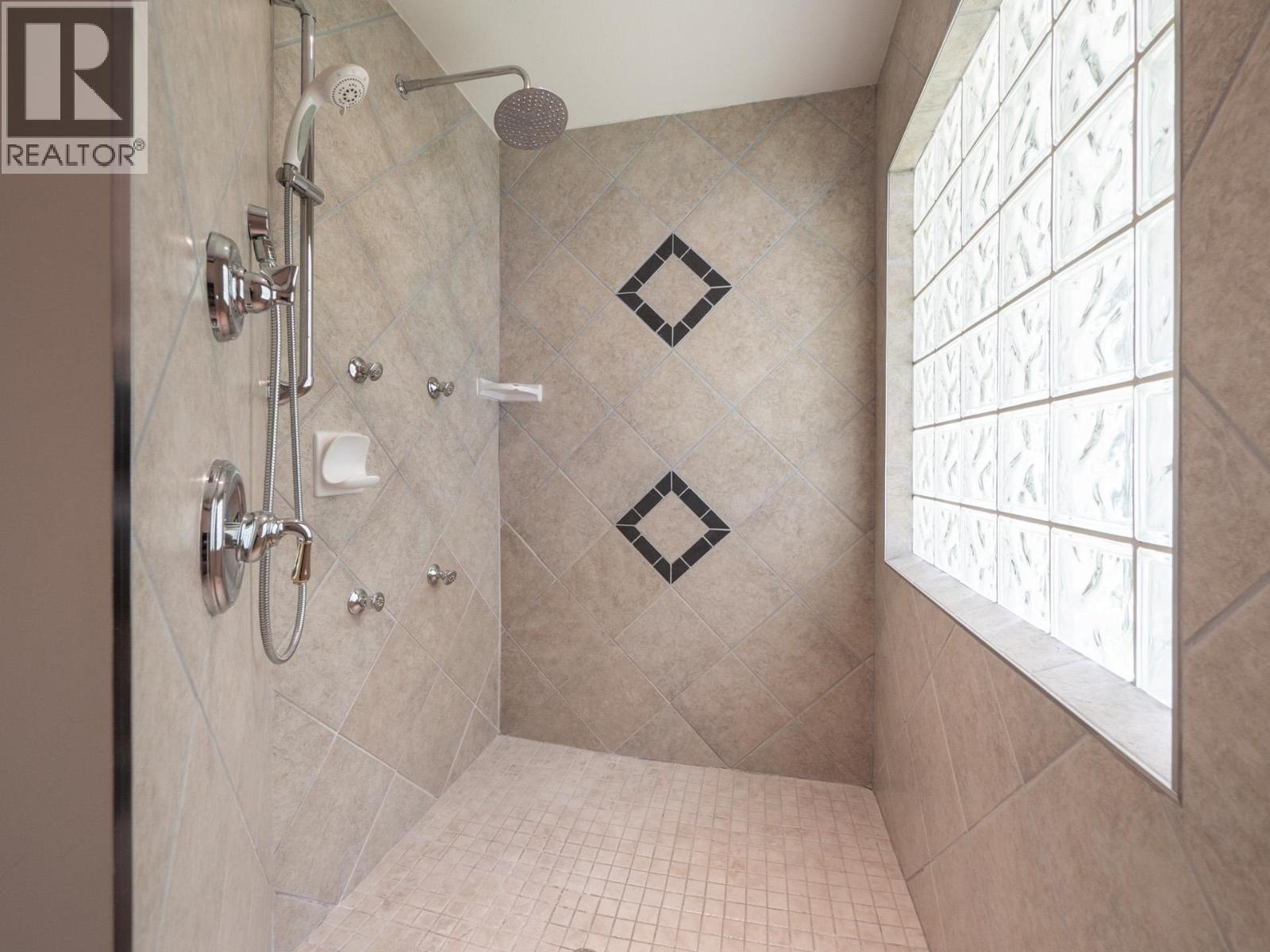 6249 BAILLIE ROAD, Sechelt