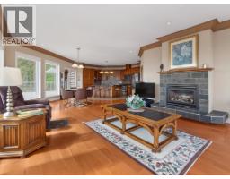 6249 Baillie Road, Sechelt, BC V7Z0R5 Photo 7