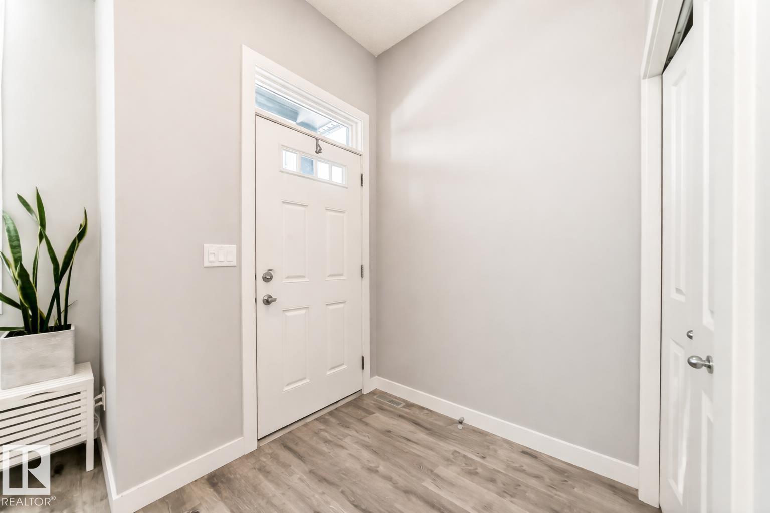 2266 54 ST SW, Edmonton