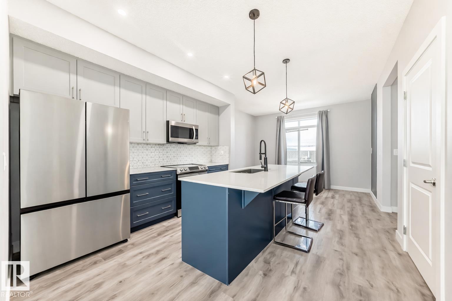 2266 54 ST SW, Edmonton