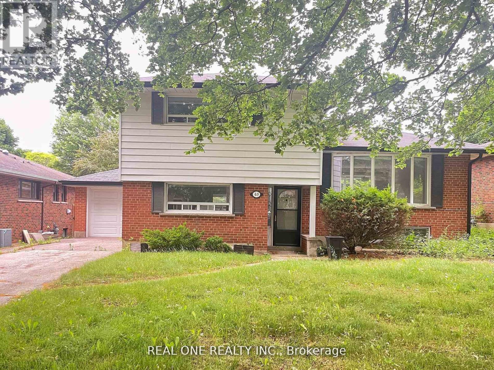 48 LIONEL HEIGHTS CRESCENT