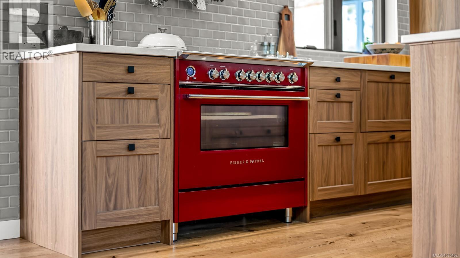 4615 Thompson Clarke Dr E, Bowser