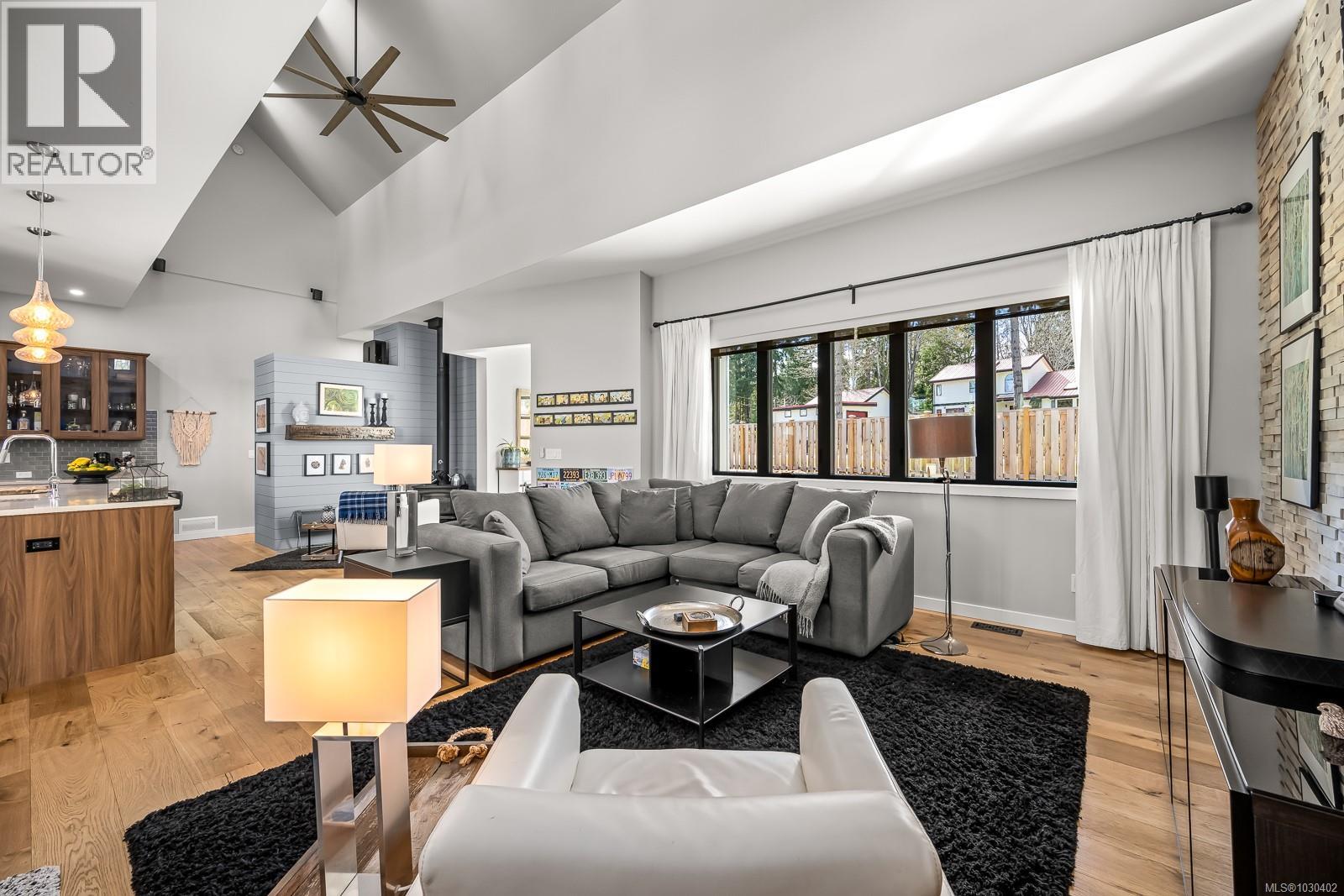 4615 Thompson Clarke Dr E, Bowser