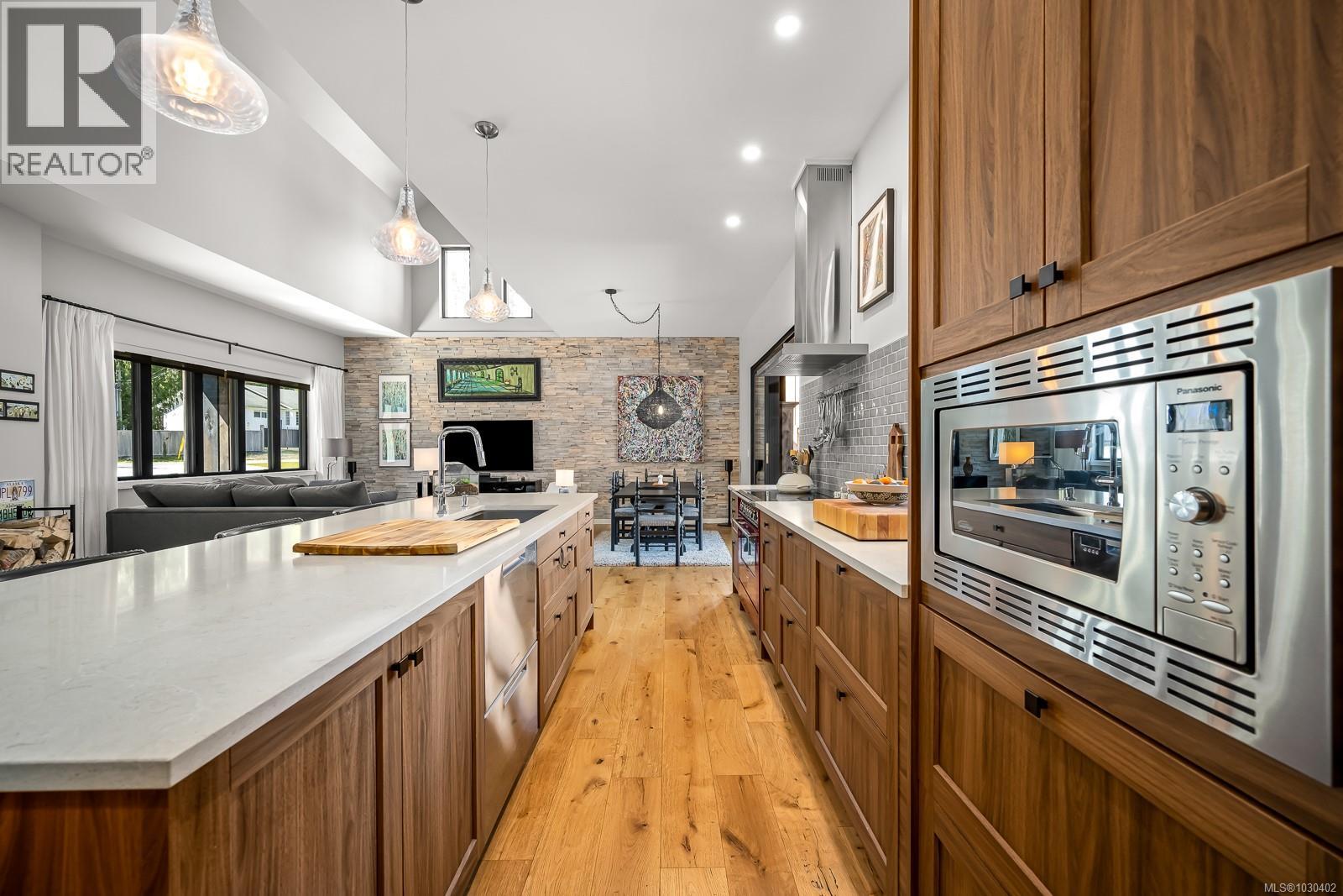 4615 Thompson Clarke Dr E, Bowser