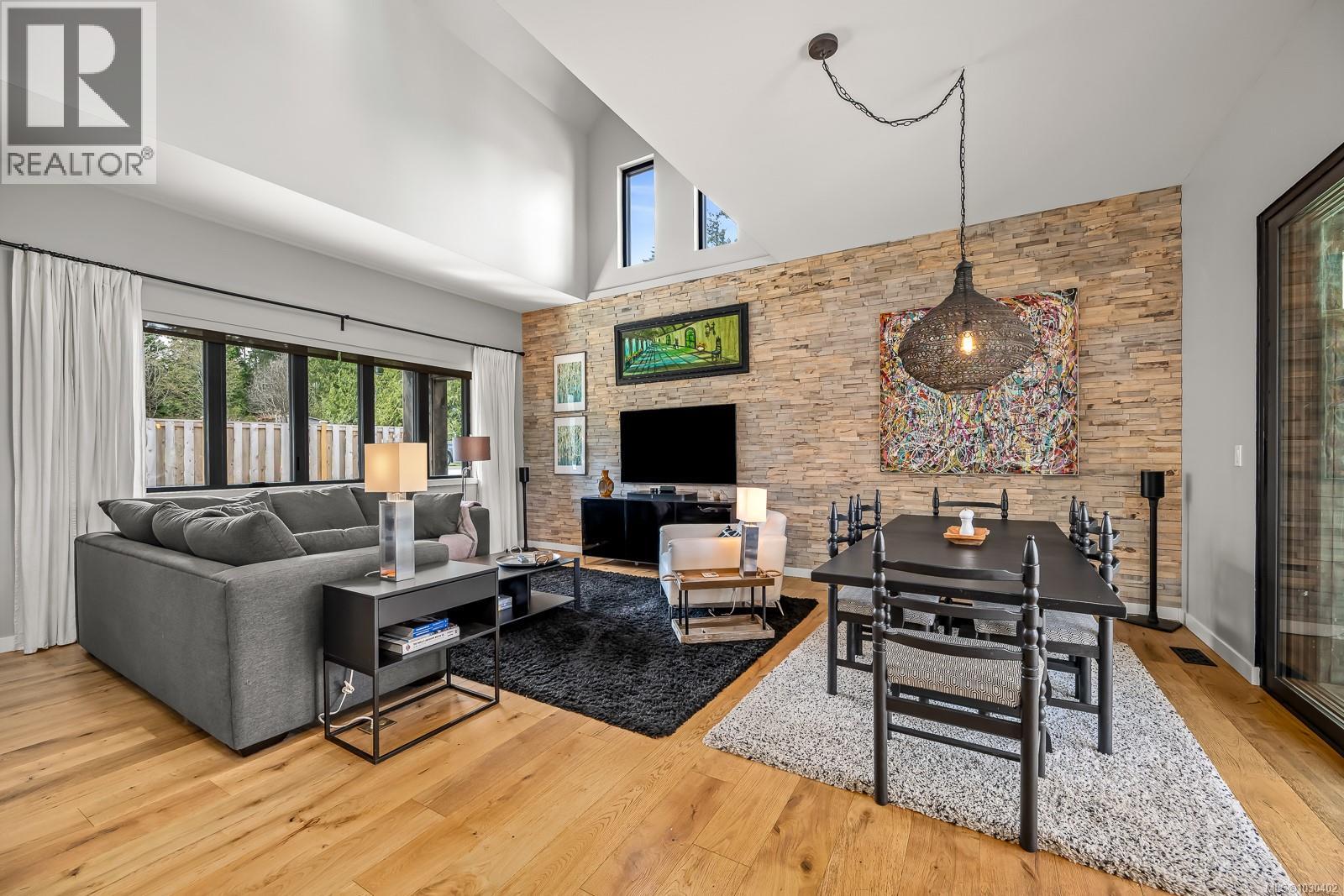 4615 Thompson Clarke Dr E, Bowser