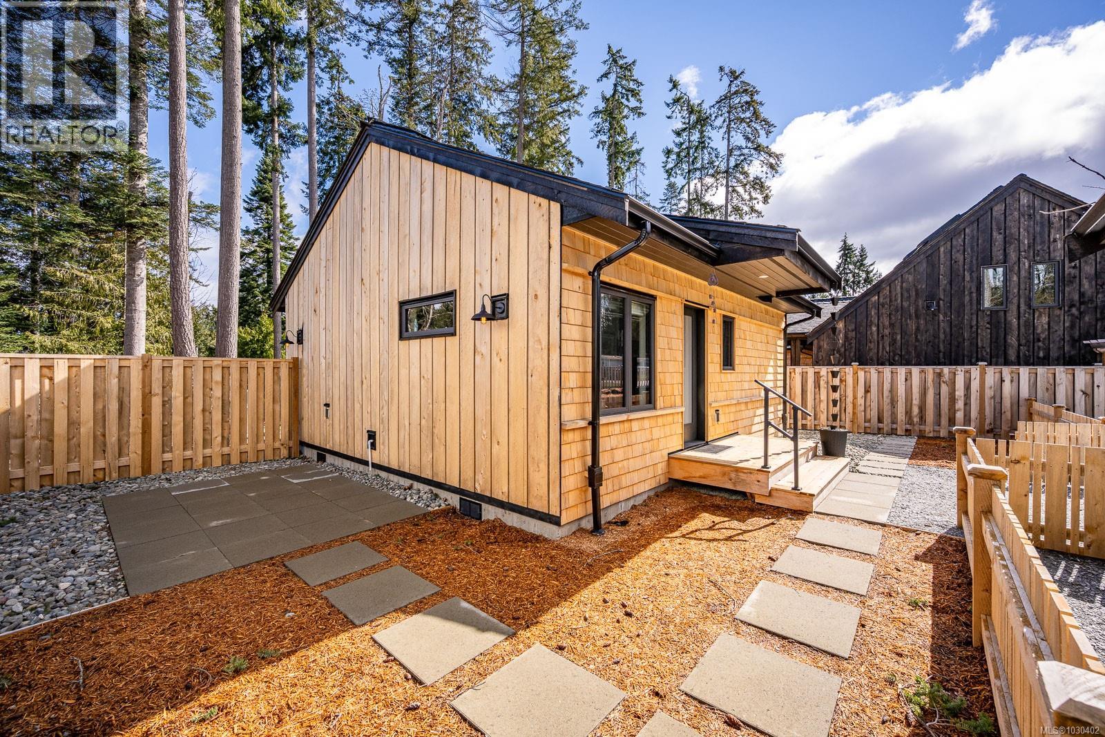 4615 Thompson Clarke Dr E, Bowser