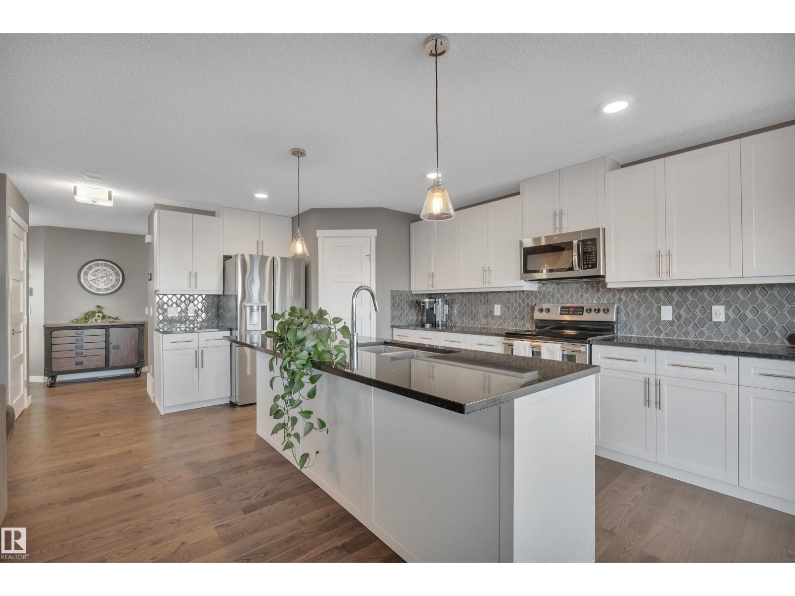 16408 12 AV SW, Edmonton