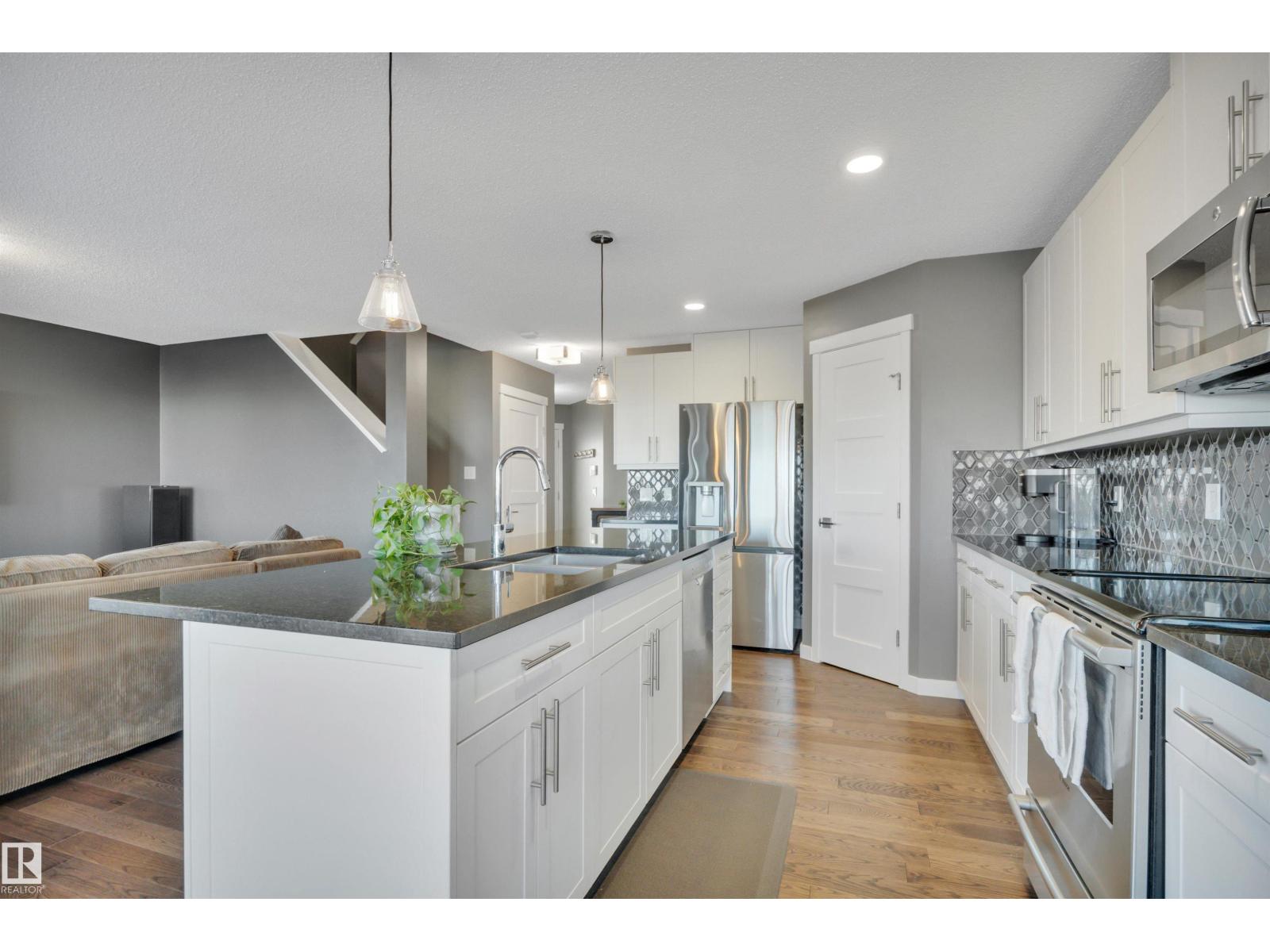 16408 12 AV SW, Edmonton