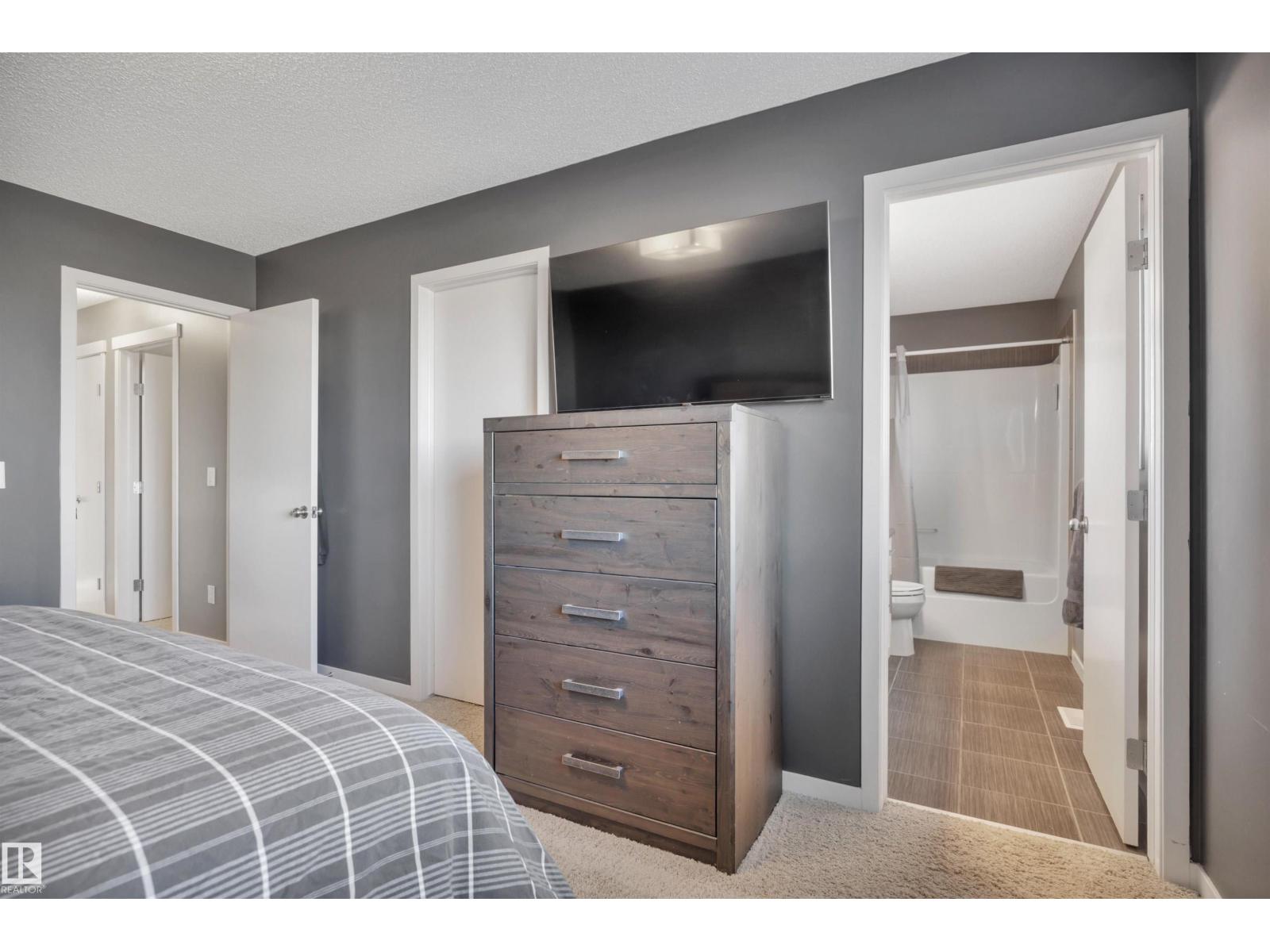 16408 12 AV SW, Edmonton