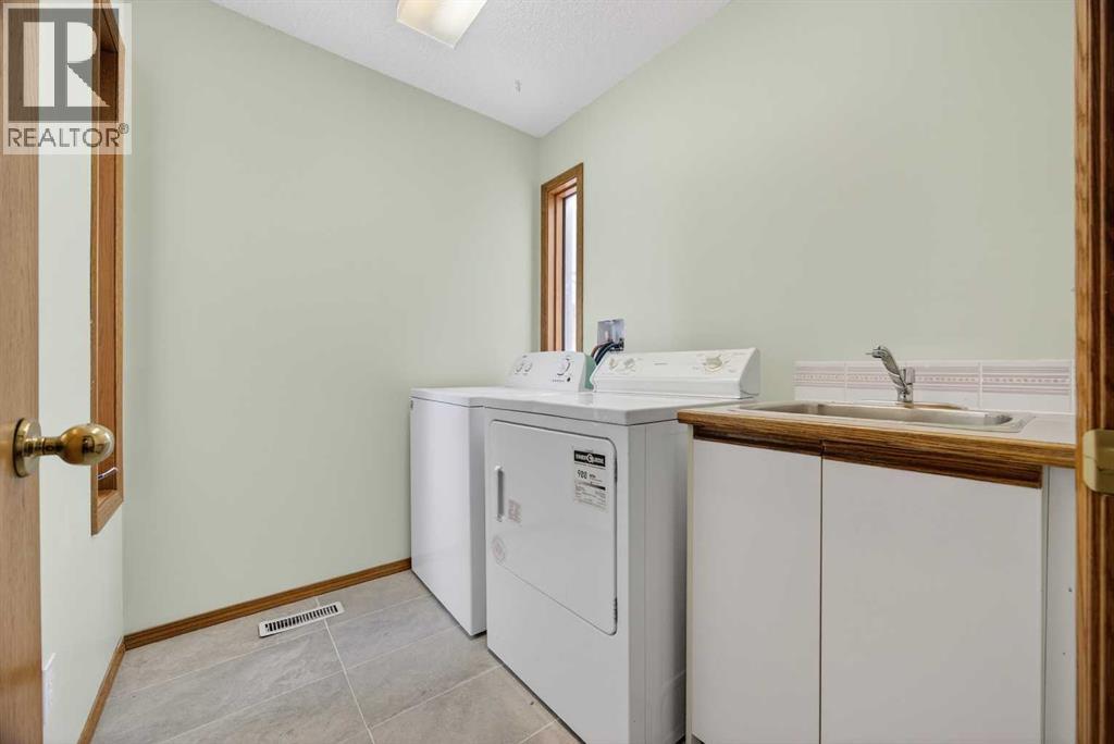 Single Family House for Sale in  Hawkmount Green NW Hawkwood Calgary 