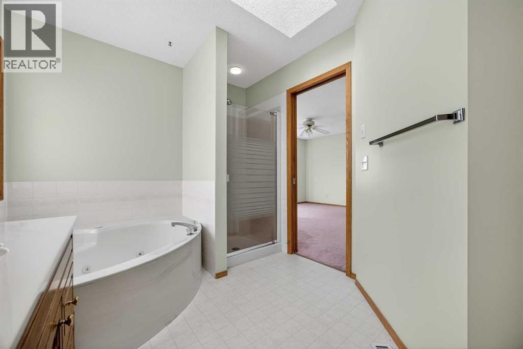 Single Family House for Sale in  Hawkmount Green NW Hawkwood Calgary 