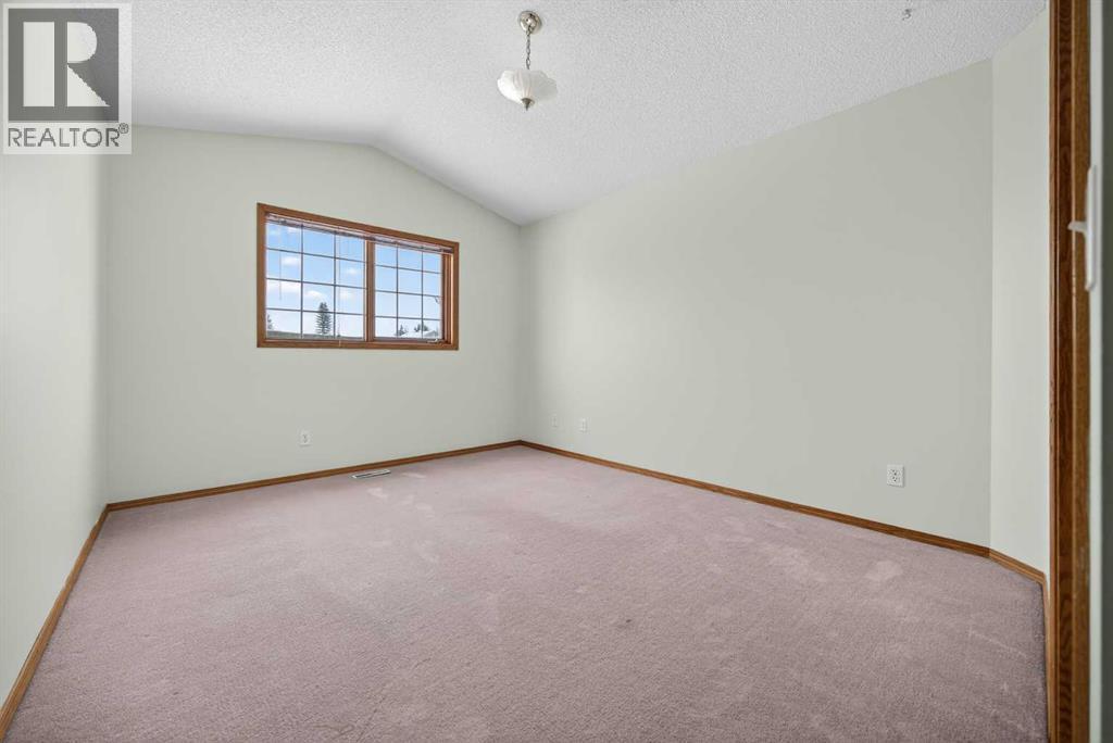 Single Family House for Sale in  Hawkmount Green NW Hawkwood Calgary 