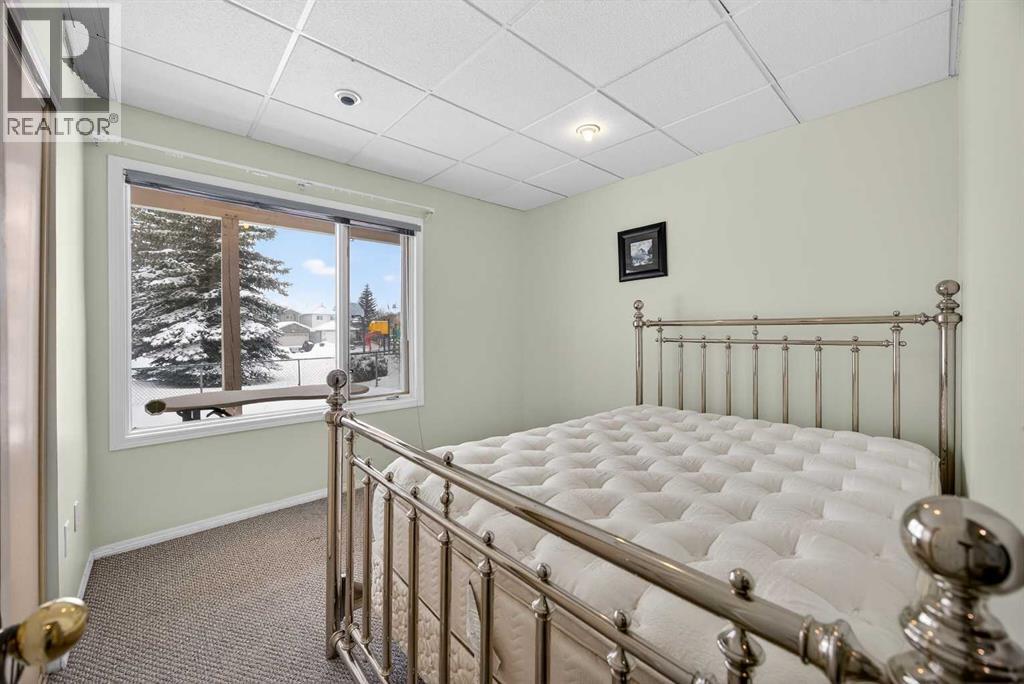 Single Family House for Sale in  Hawkmount Green NW Hawkwood Calgary 