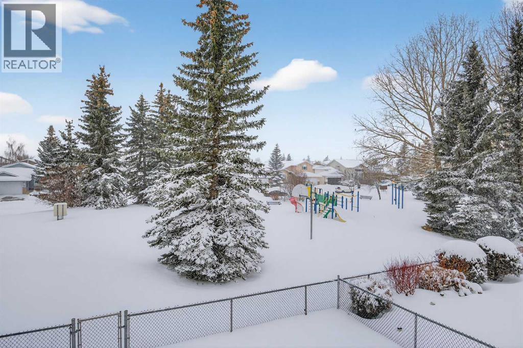 Single Family House for Sale in  Hawkmount Green NW Hawkwood Calgary 